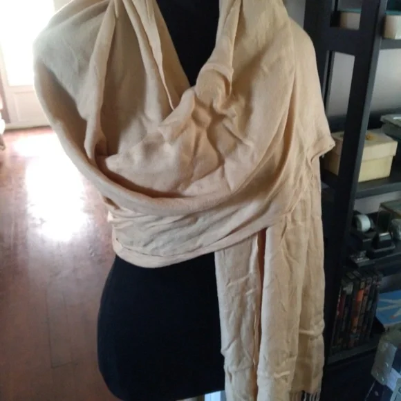 Beige Pashmina | Size OS - Picture 2 of 7